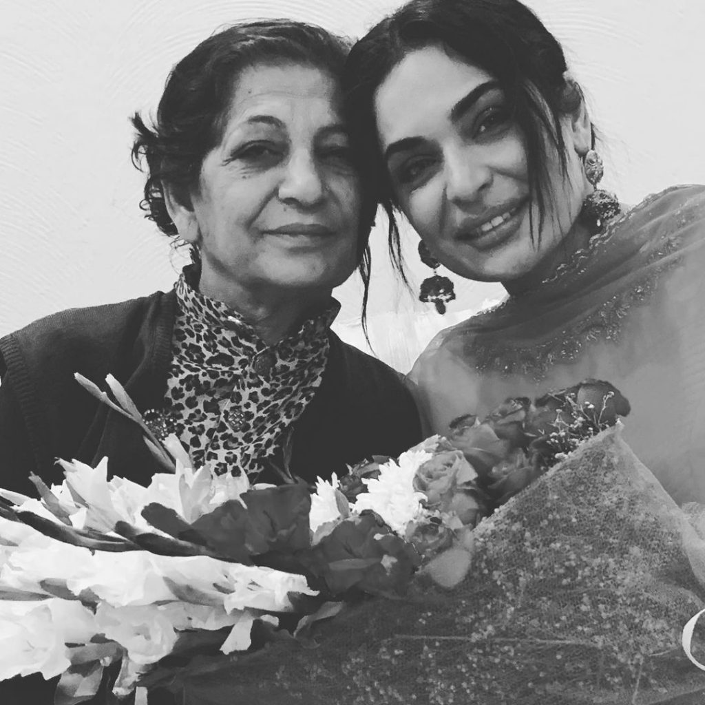 Meera Celebrated Her Mother's Birthday