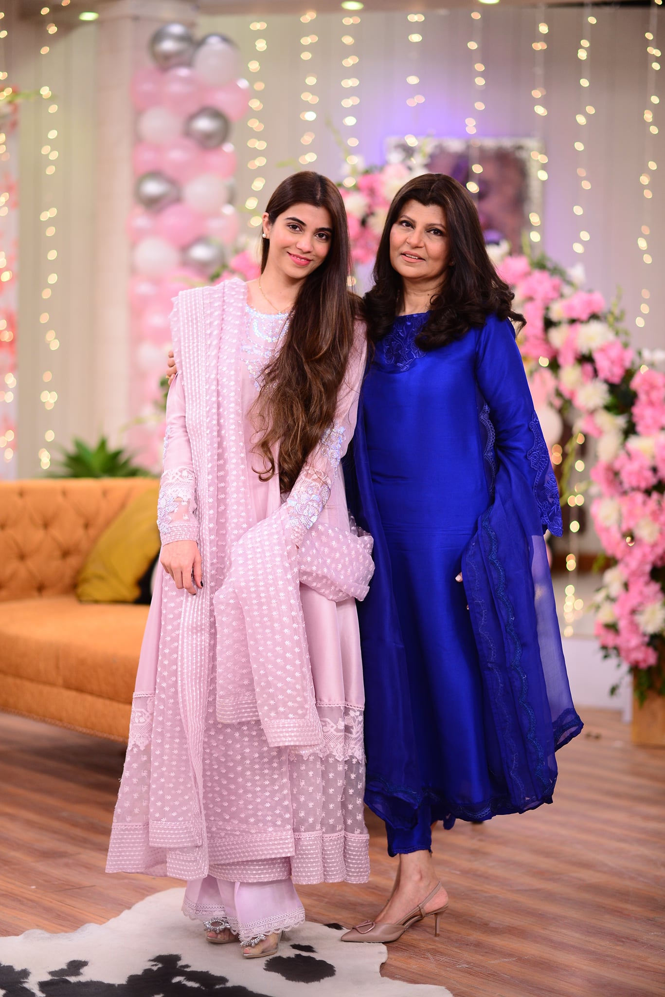 Rubina Ashraf with her Daughter Minna Tariq in Good Morning Pakistan