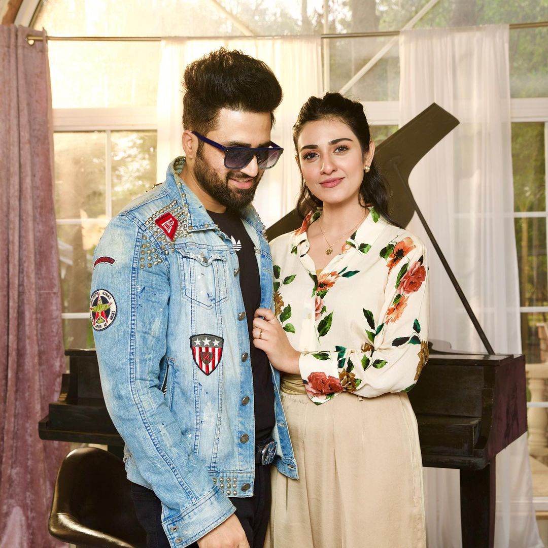 Beautiful Couple Sarah Khan and Falak Shabir - Latest Pictures