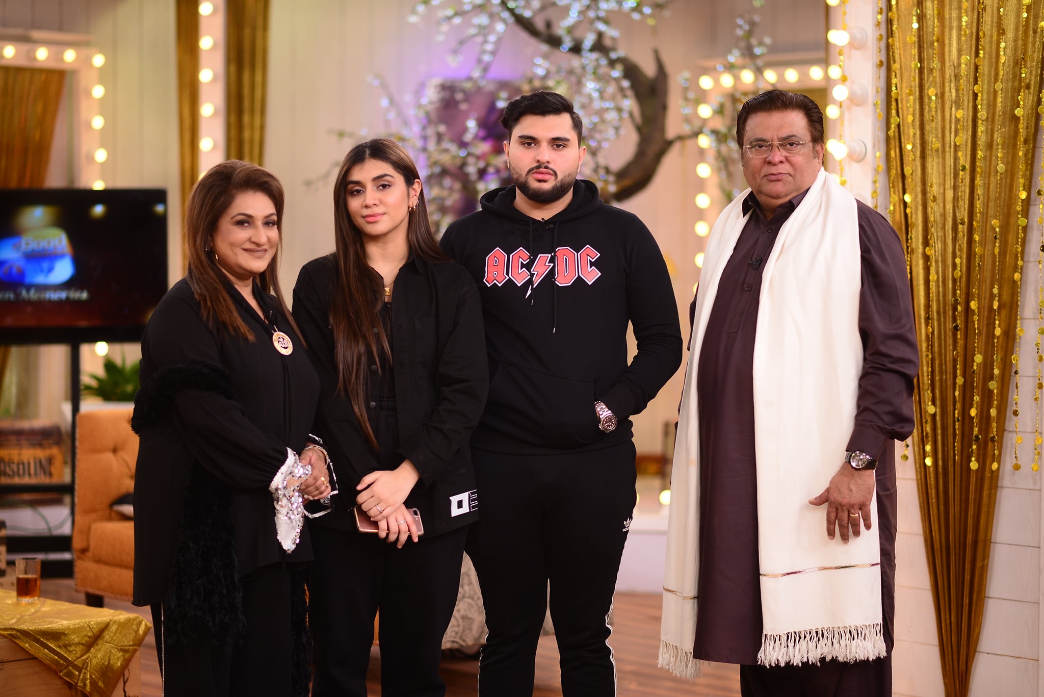 Actor Shabbir Jan with his Family in Nida Yasir Morning Show