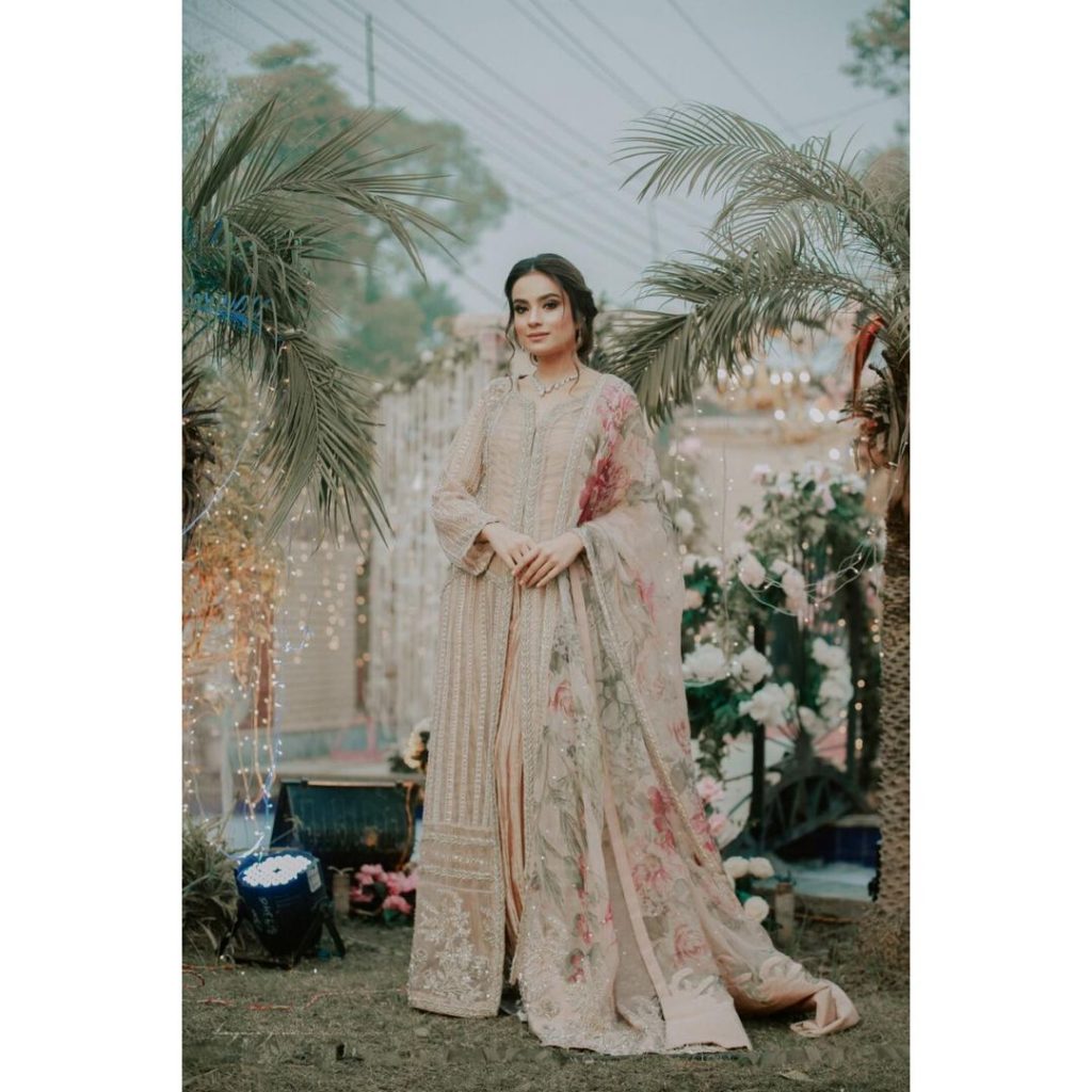 Mesmerizing Pictures Of Alyzeh Gabol From A Family Wedding