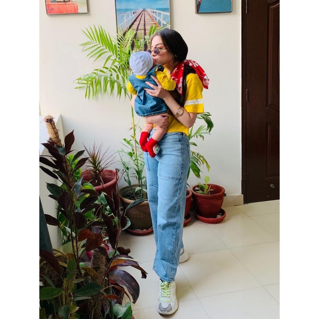 Arisha Razi Khan Shares Some Adorable Pictures With Her Niece