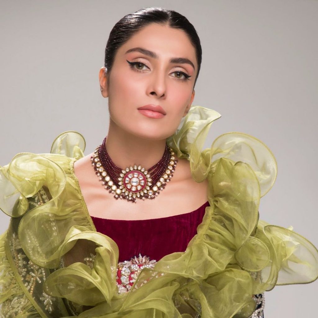 Ayeza Khan Stuns In Gorgeous Ruffled Outfit