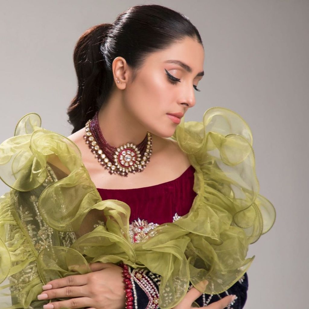 Ayeza Khan Stuns In Gorgeous Ruffled Outfit