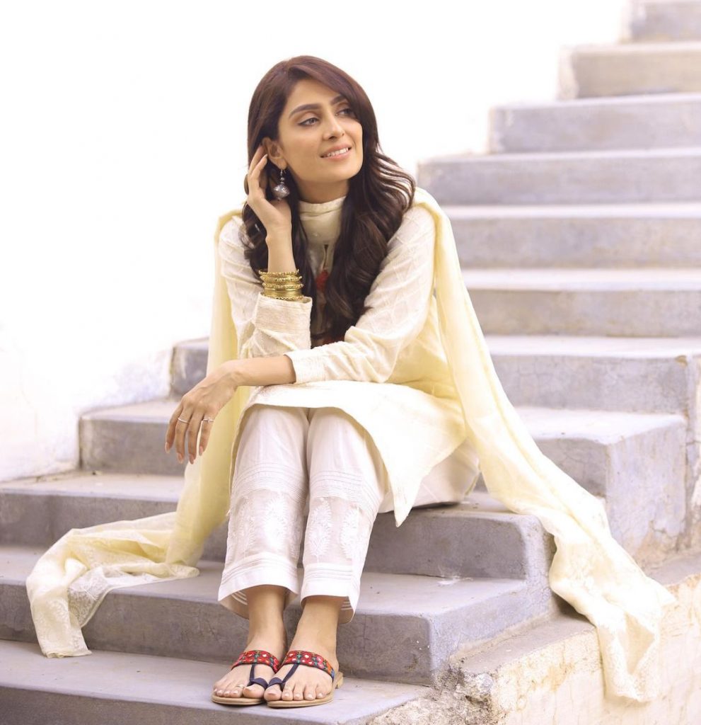 White is Ayeza Khan's Color | Here Is How