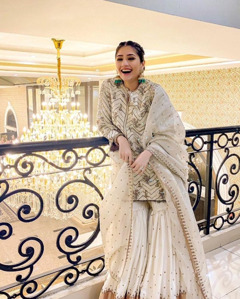 Dur-e-Fishan Saleem Looks Drop Dead Gorgeous At A Family Wedding