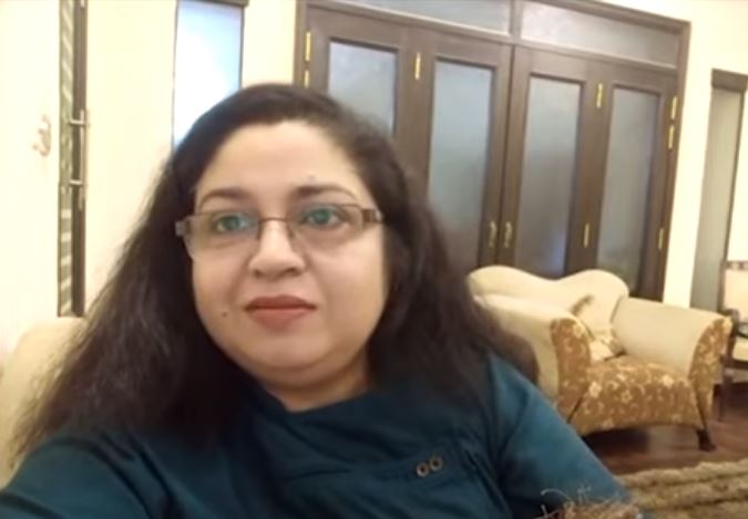 Famous Writer Faiza Iftikhar Talks About Her Personal Life And Family