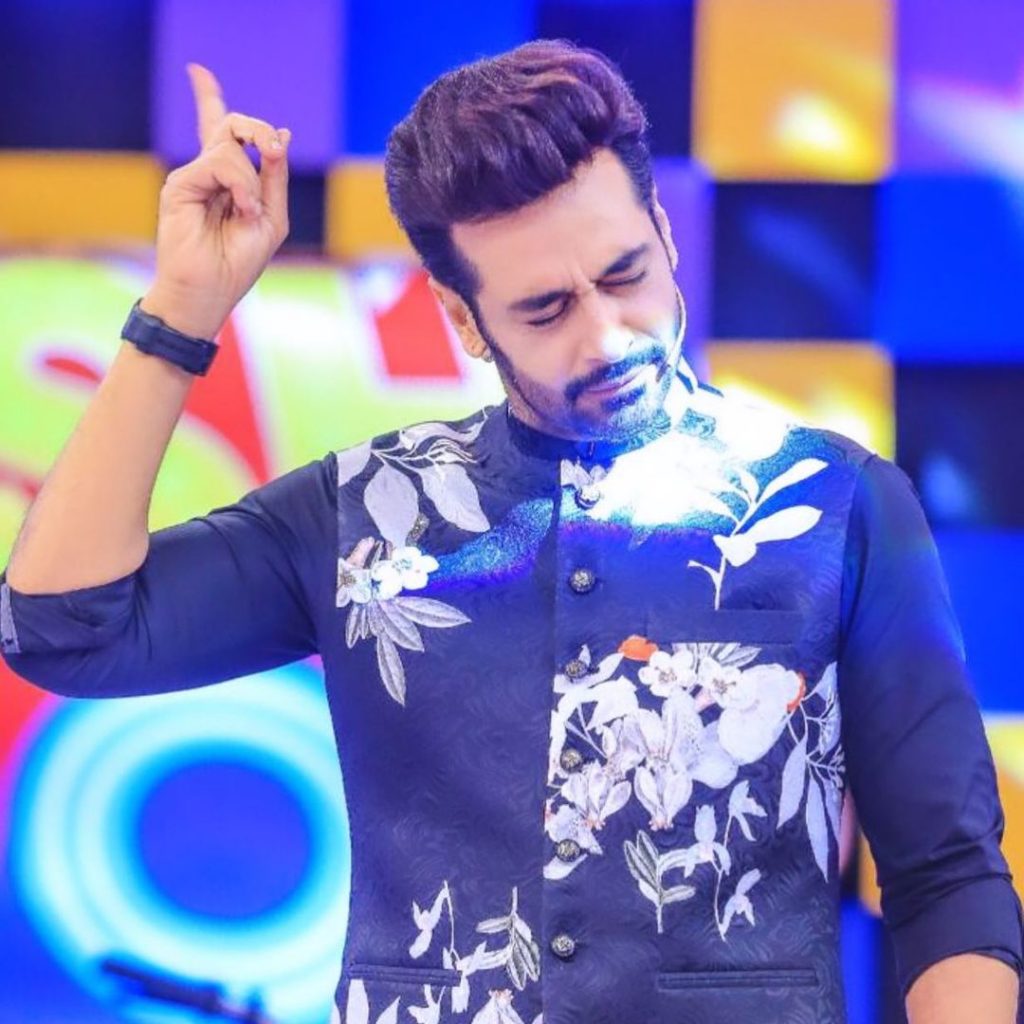 Latest Best Candid Photos of Faysal Qureshi That Will Steal Your Heart