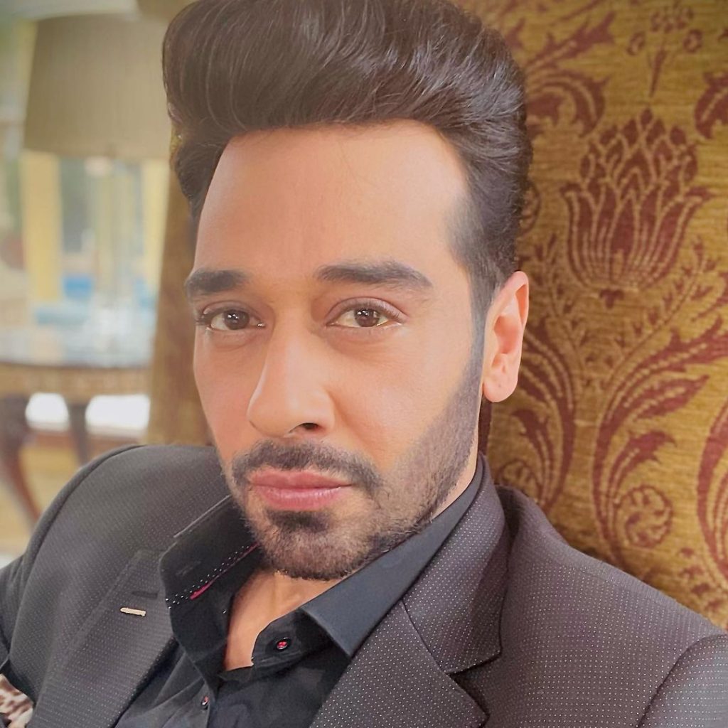 Latest Best Candid Photos of Faysal Qureshi That Will Steal Your Heart