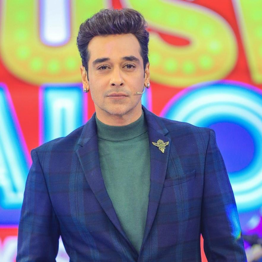 Latest Best Candid Photos of Faysal Qureshi That Will Steal Your Heart