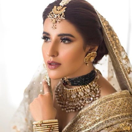 Hareem Farooq Looks Undeniably Gorgeous In Beautiful Bridal Attire