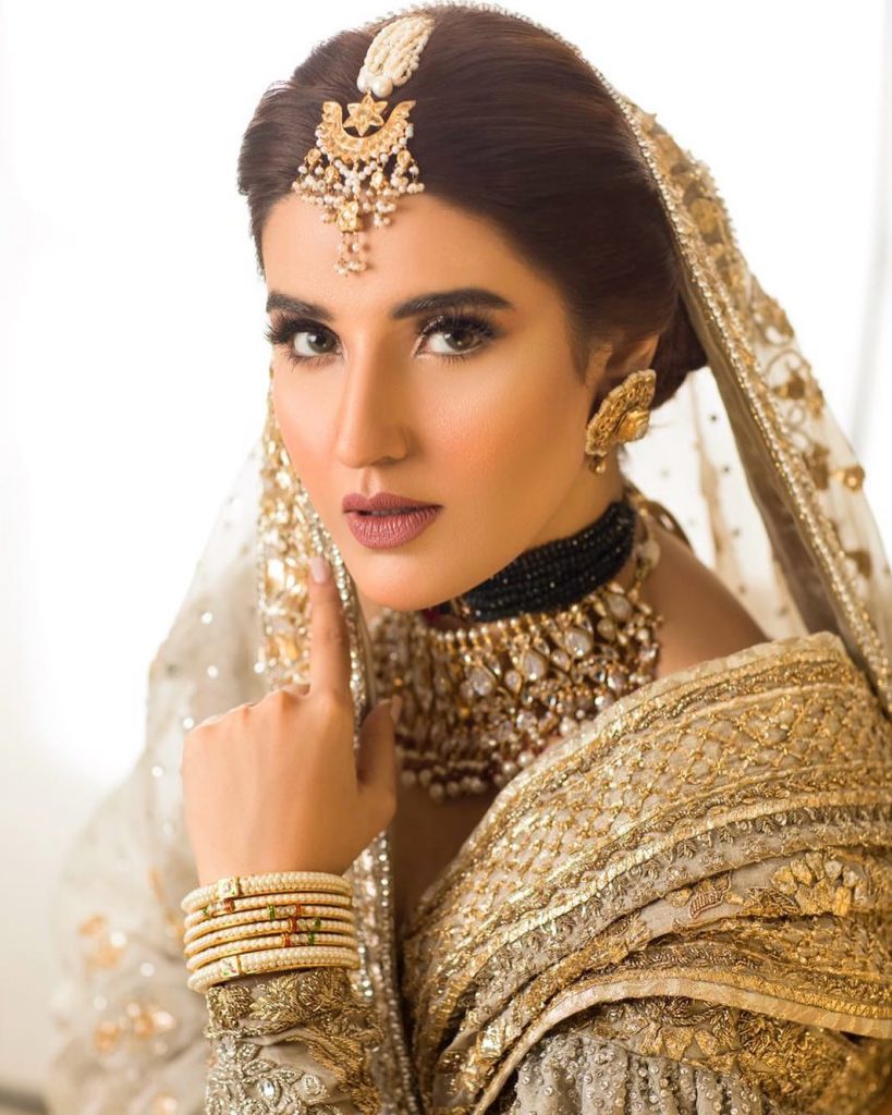 Hareem Farooq Looks Undeniably Gorgeous In Beautiful Bridal Attire