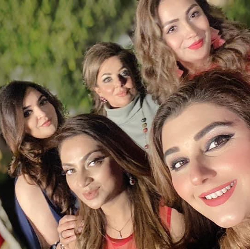 Latest Clicks of javeria Saud with her Friends