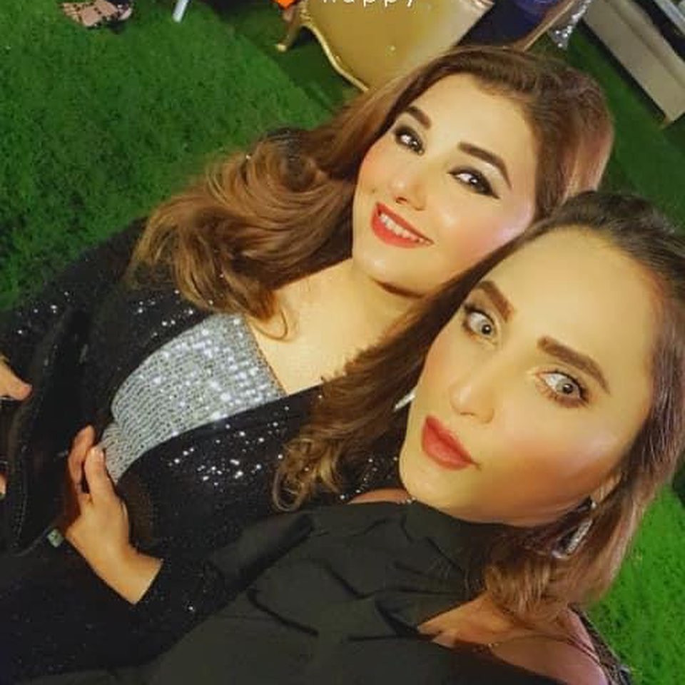 Latest Clicks of javeria Saud with her Friends