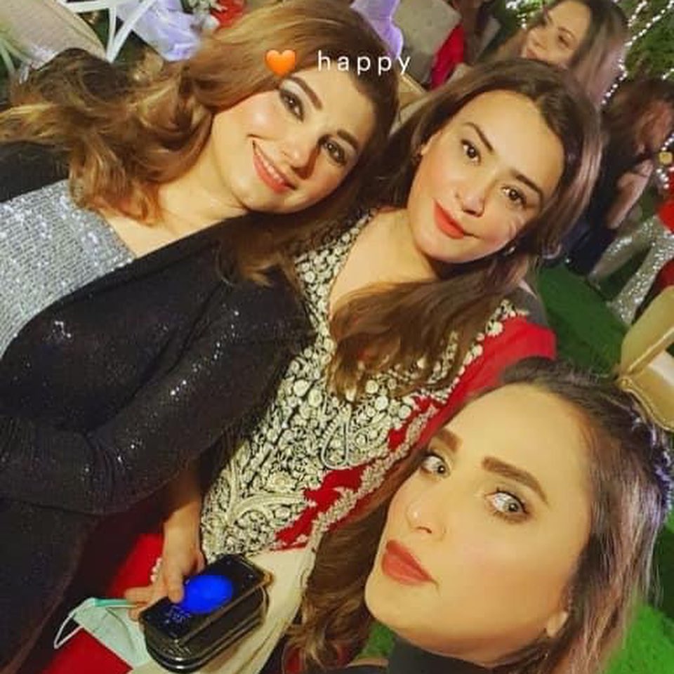 Latest Clicks of javeria Saud with her Friends