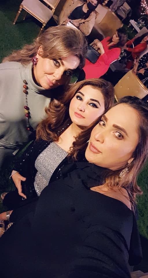 Latest Clicks of javeria Saud with her Friends