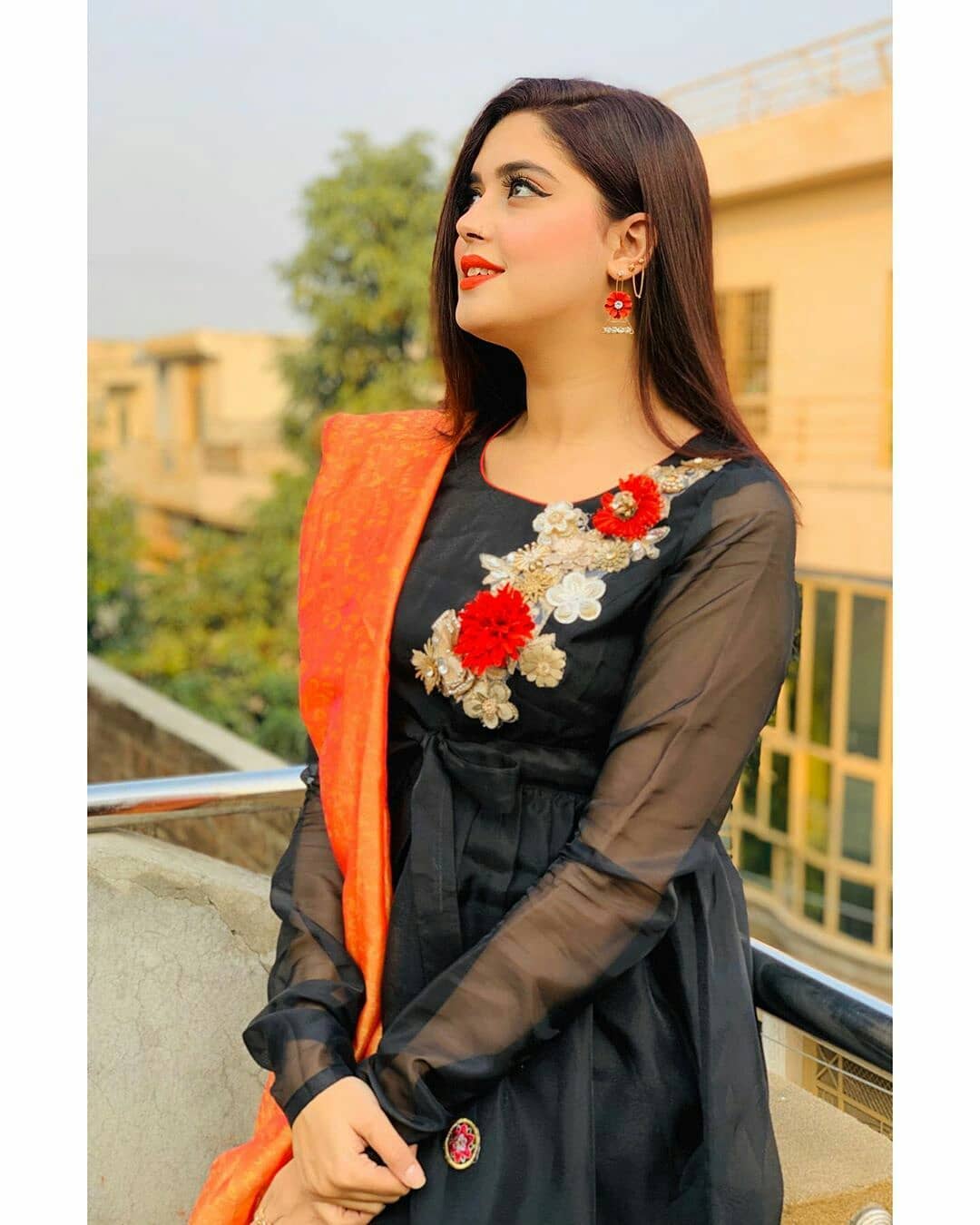 Kanwal Aftab and Her Unique Dress Variety in Black Color | Check Out ...