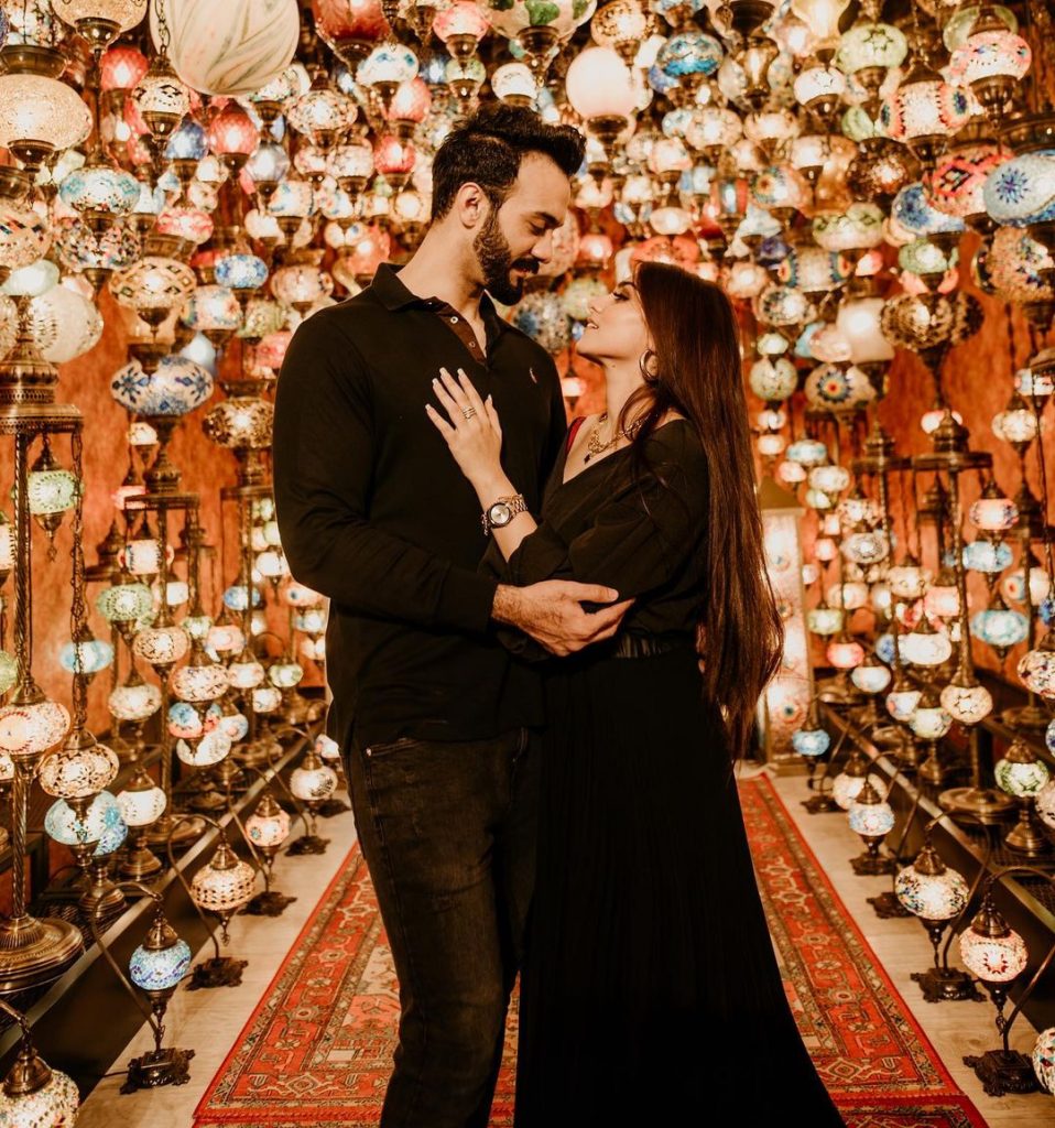 Aima Baig's Sister Komal Serve Major Couple Goals In Latest Pictures