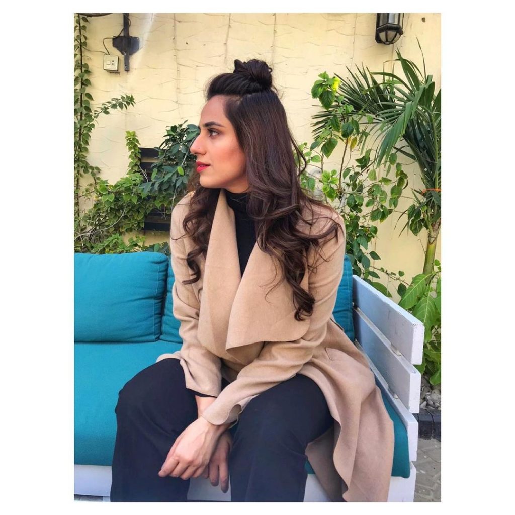 Maham Amir Looks Adorable In Her Latest Pictures