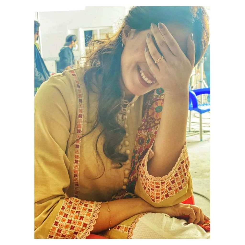 Maham Amir Looks Adorable In Her Latest Pictures