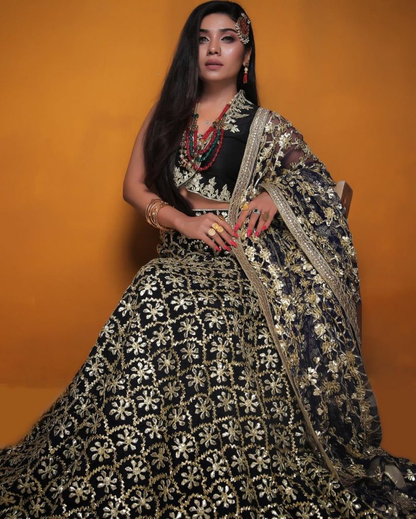 Mahi Baloch Sizzles In Her Latest Bridal Shoot