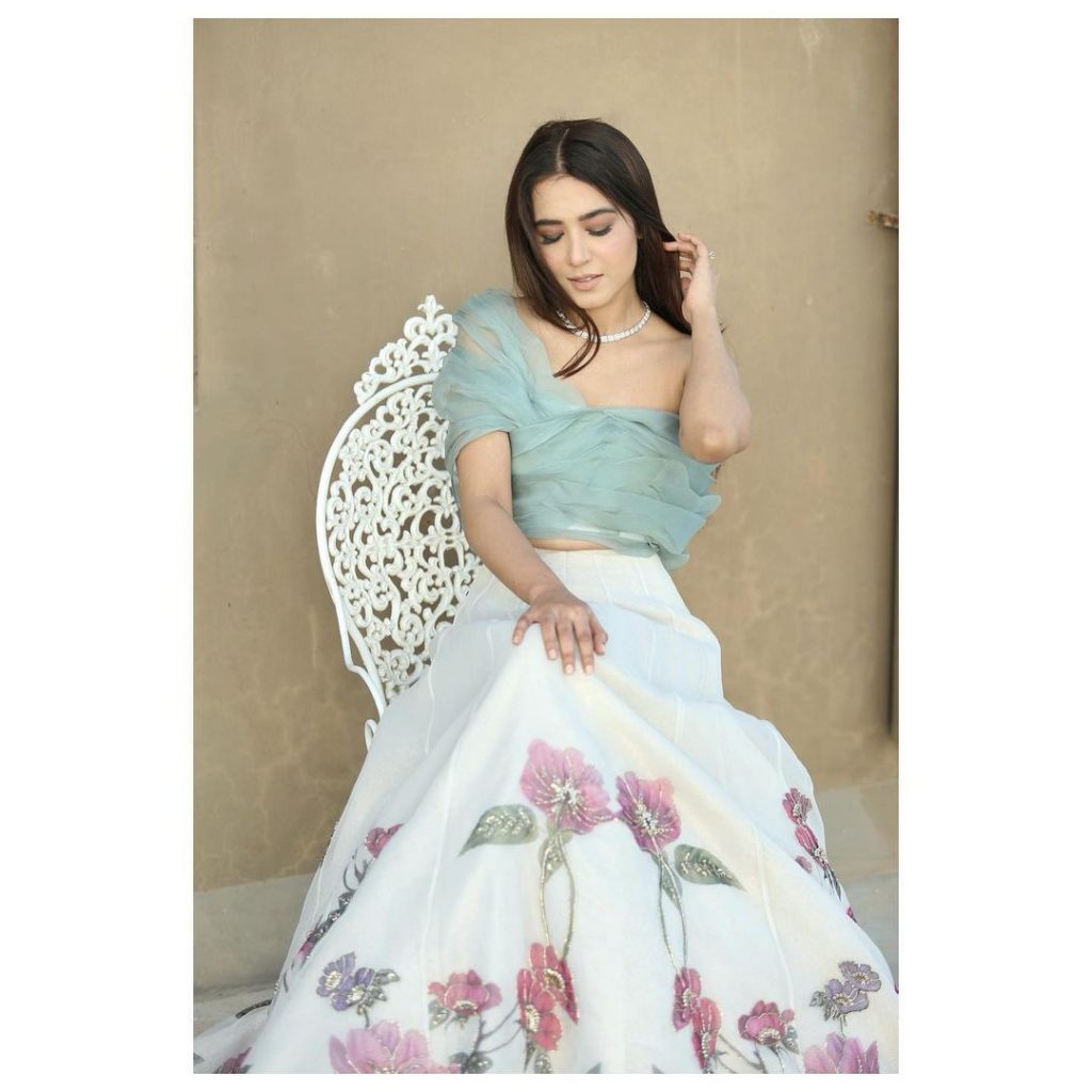 Mansha Pasha Looks Chic In These Unseen Gorgeous Attires