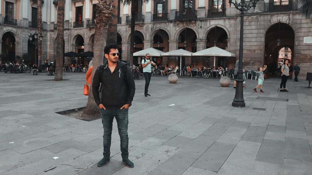 Latest Photos of Mansoor Qureshi While Traveling