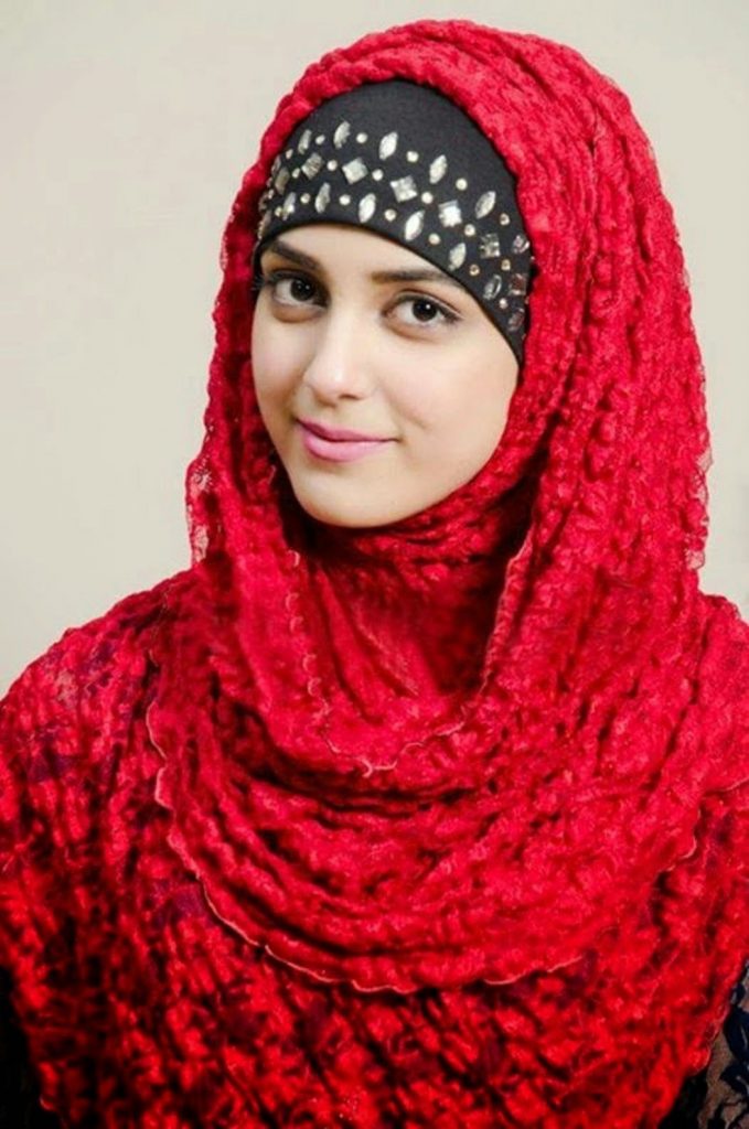 Pakistani Eminent Actresses Wearing Hijab