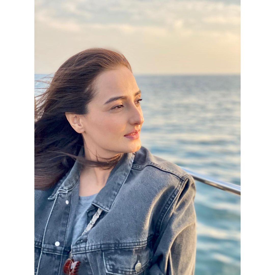 Momal Sheikh is Looking Gorgeous in her Latest Pictures