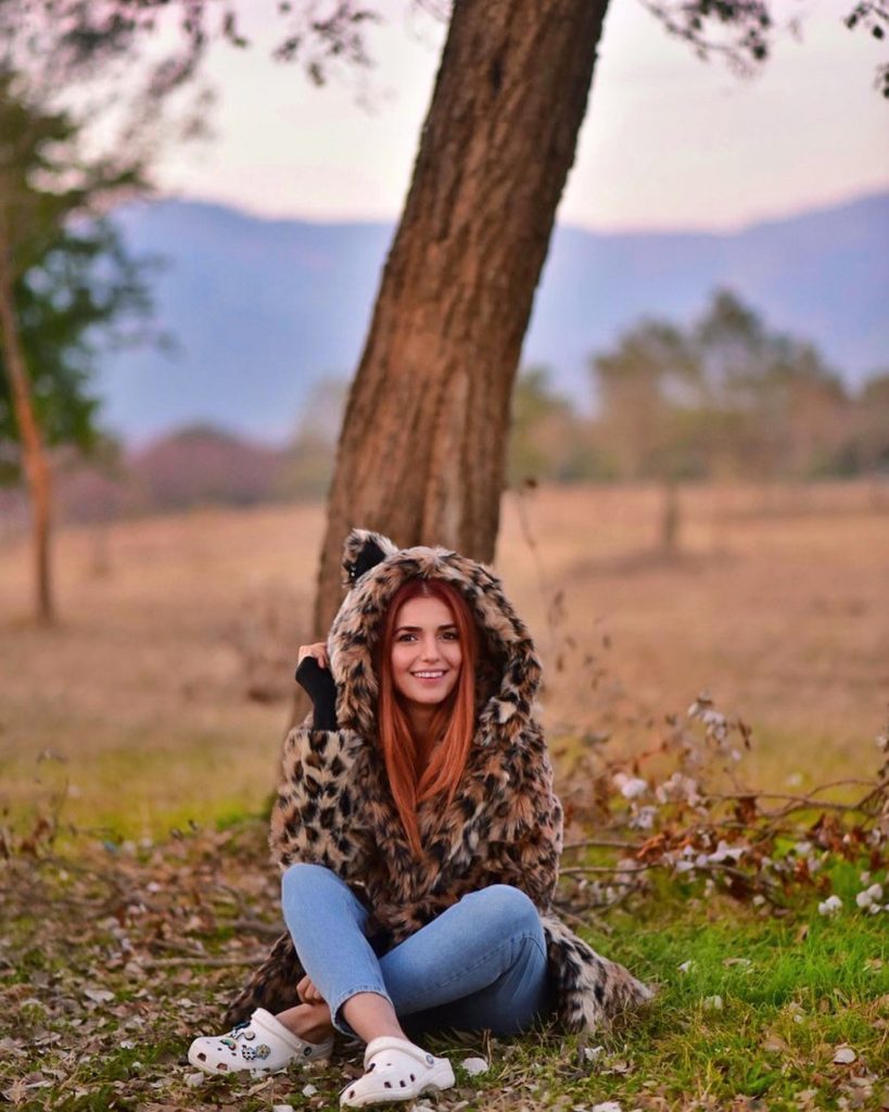 Funky Photos of The Lovely Momina Mustehsan