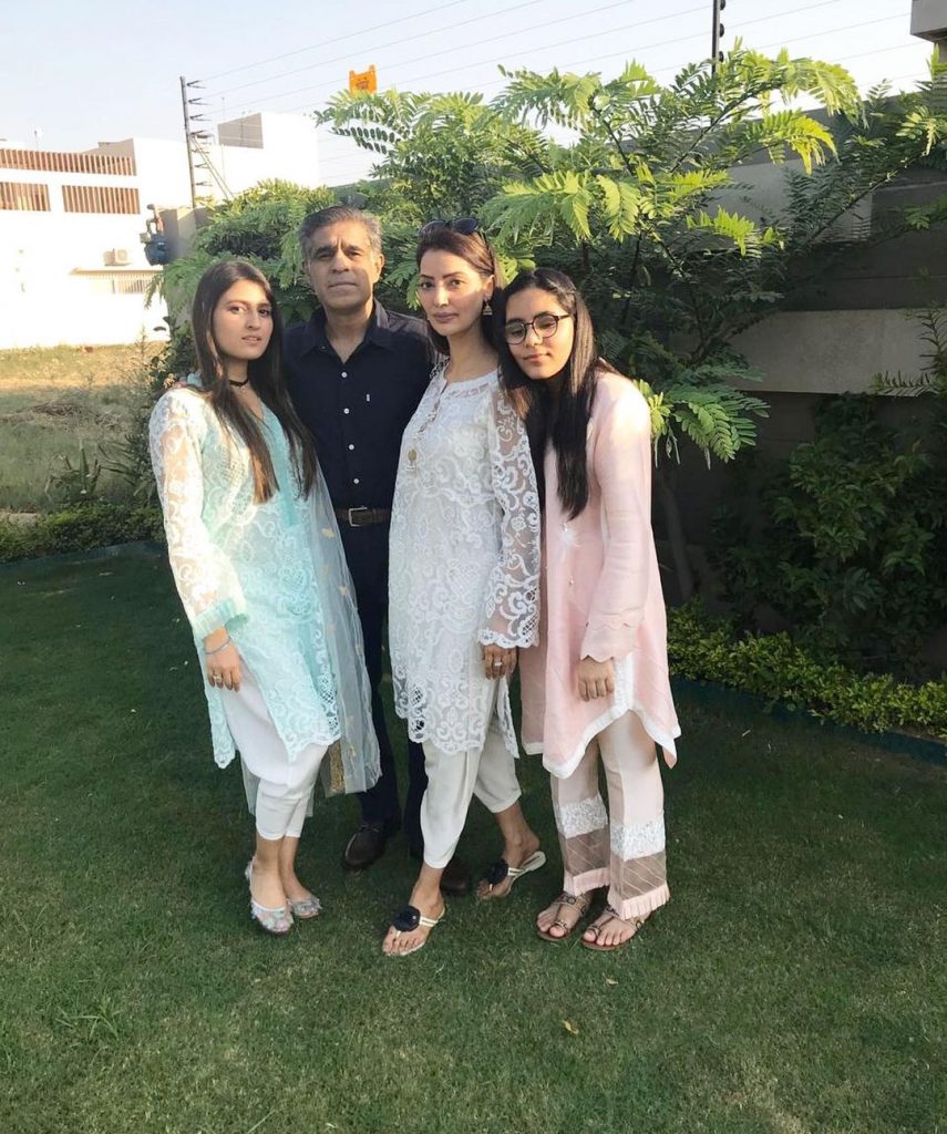 Natasha Hussain Celebrated 25th Wedding Anniversary