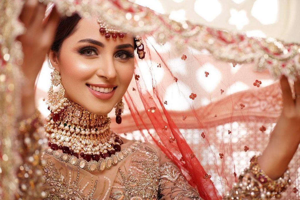 Nimra Khan Looks Drop Dead Gorgeous In Her Latest Bridal Shoot