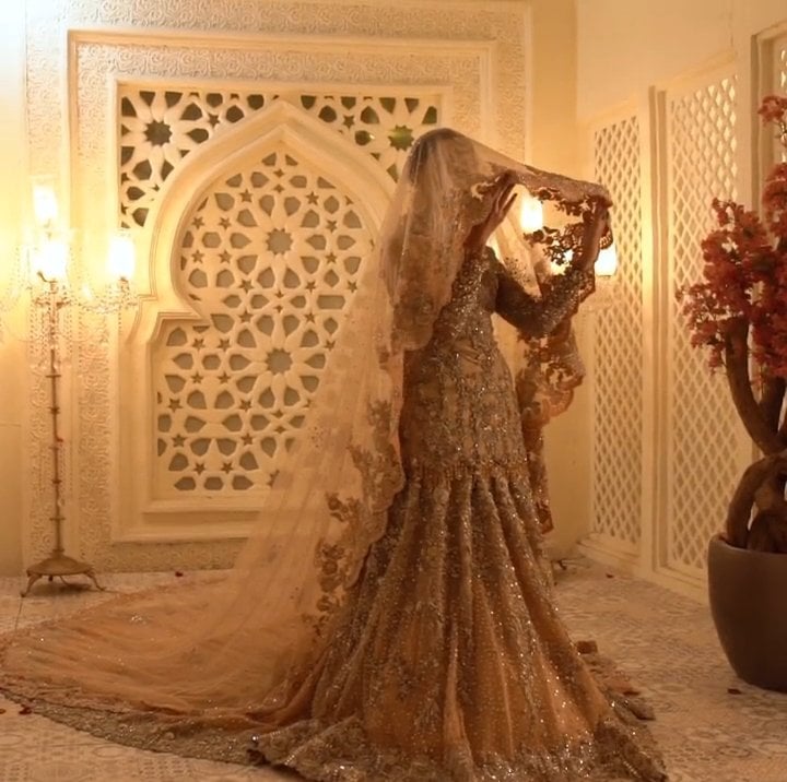 Nimra Khan Looks Drop Dead Gorgeous In Her Latest Bridal Shoot