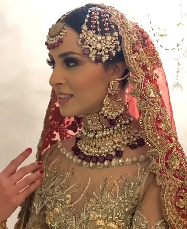 Nimra Khan Looks Drop Dead Gorgeous In Her Latest Bridal Shoot