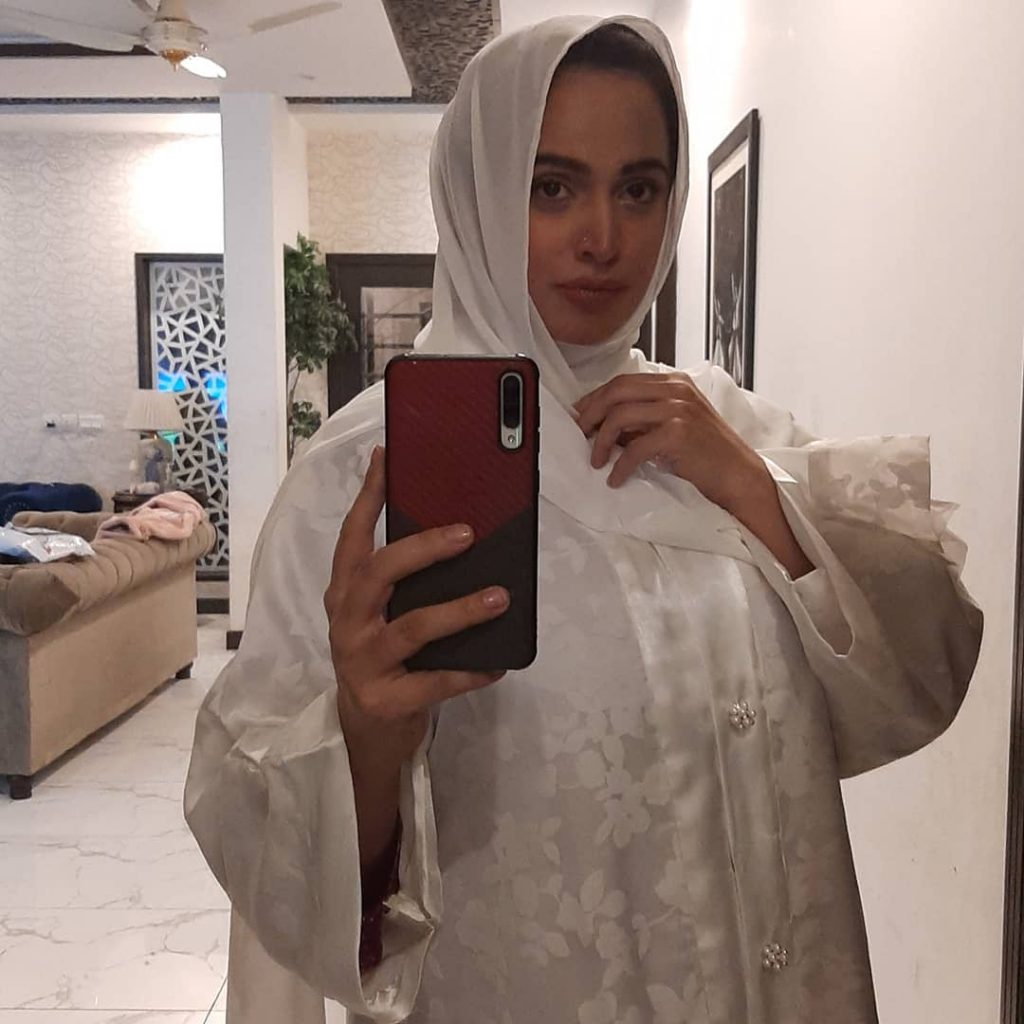 Pakistani Eminent Actresses Wearing Hijab