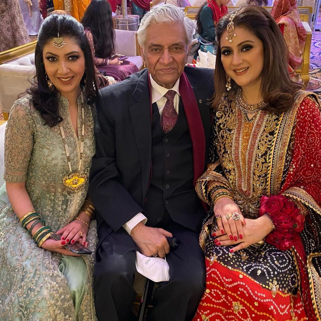 Nauman Ijaz's Wife At A Family Wedding