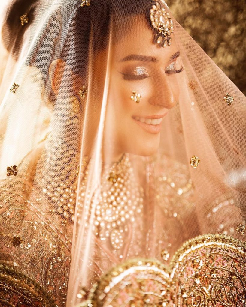 Ramsha Khan Looks Magnificent In Gorgeous Gold Bridal Ensemble