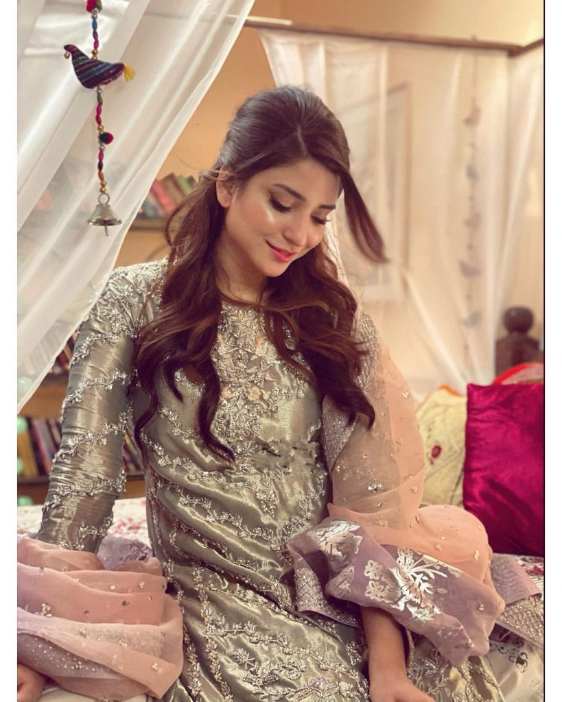 Ramsha Khan Looks Magnificent In Gorgeous Gold Bridal Ensemble