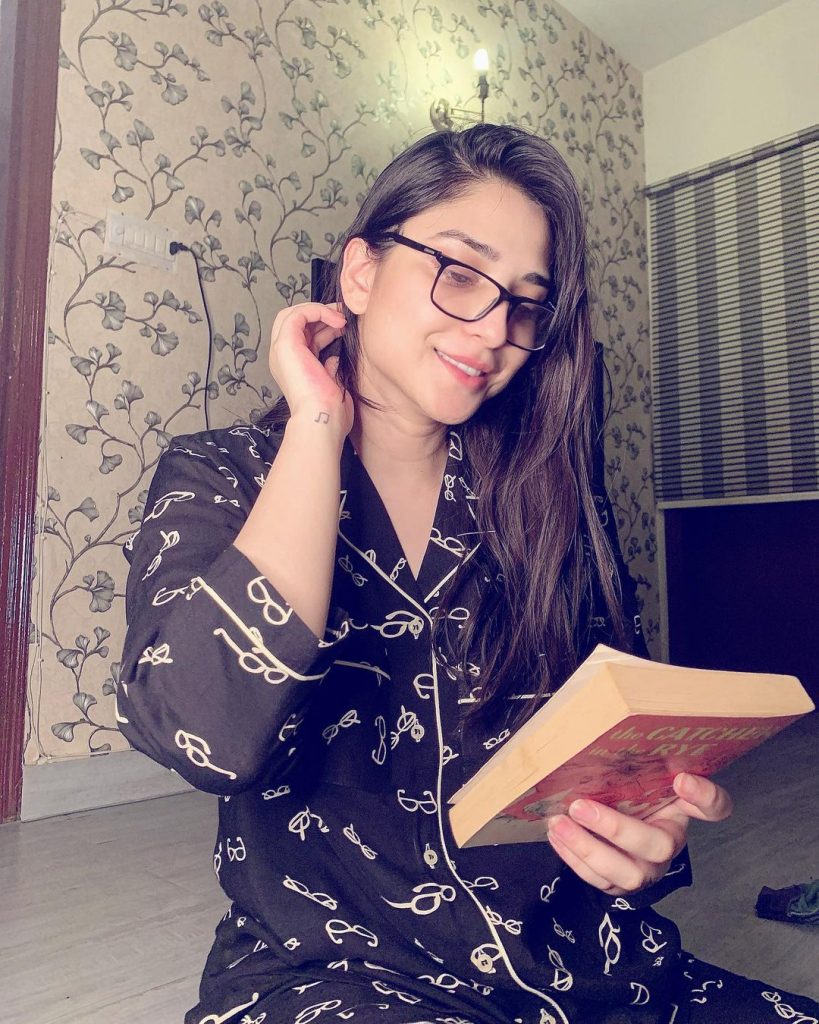 Casual Photos of Ramsha Khan at Her Home