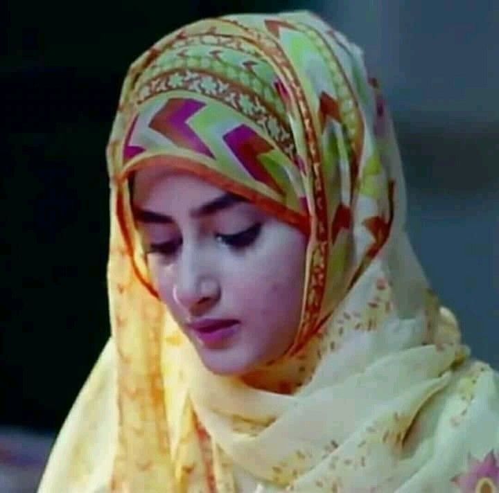 Pakistani Eminent Actresses Wearing Hijab