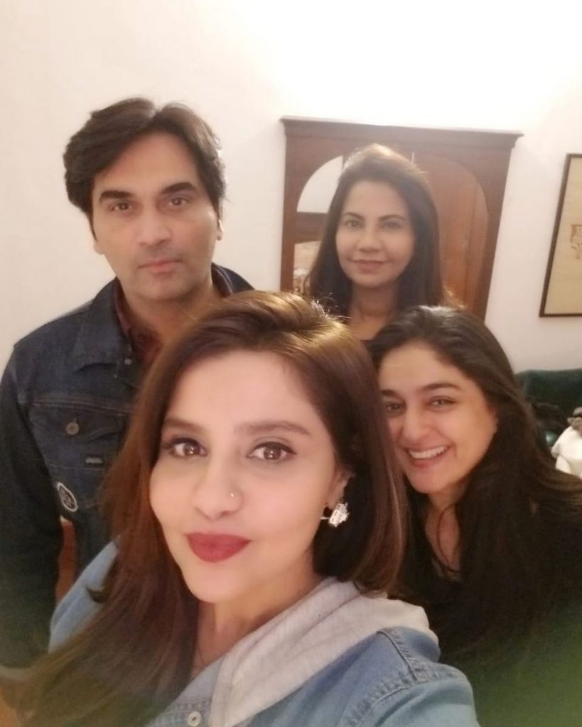 Latest Glimpse of Samina Humayun Saeed With Her Family