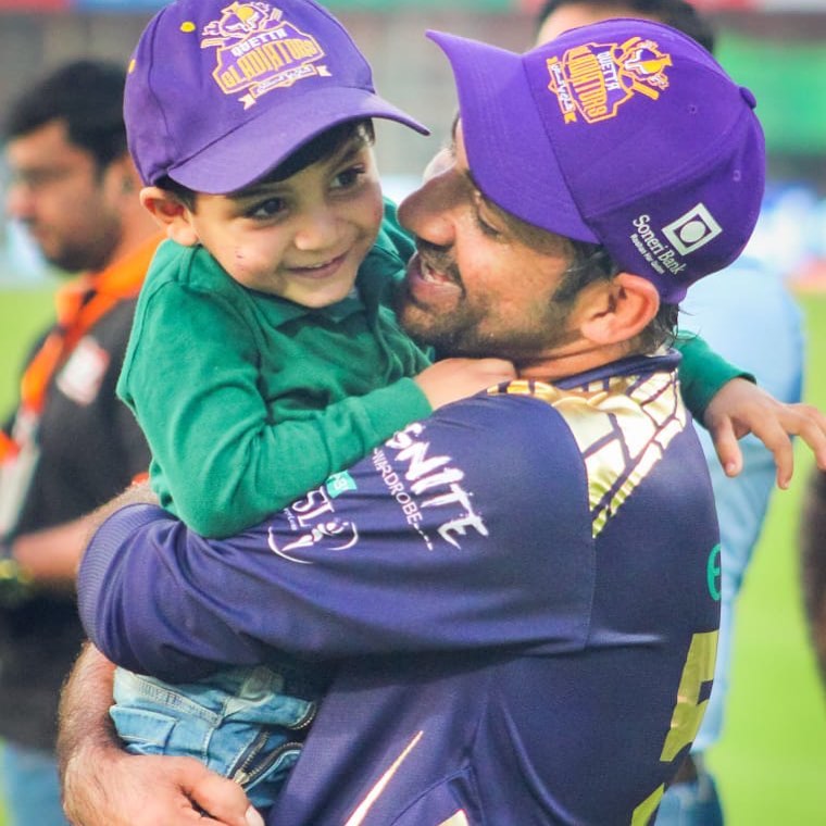 Sarfaraz Ahmed Celebrates His Son's Birthday With His Team