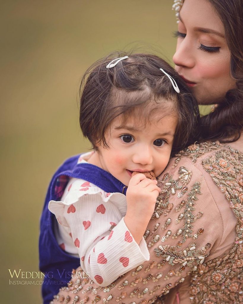 Adorable Pictures Of Sidra Batool With Her Daughter