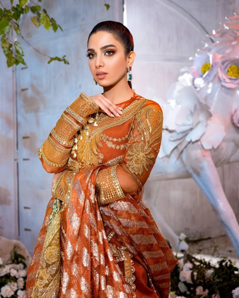 Latest Collection Of Shiza Hassan Featuring Sonya Hussyn