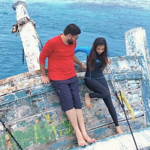 Srha Asghar Pictures With Husband From Maldives