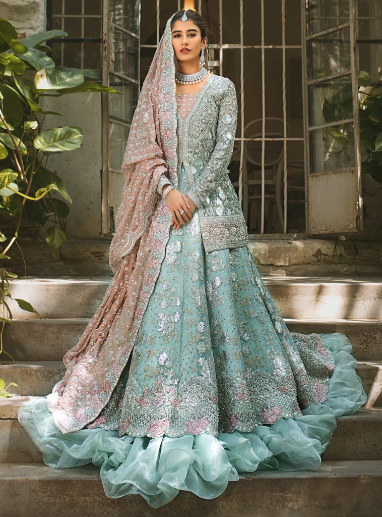 Syra Yousaf's Latest Bridal Shoot For Zainab Chottani Official