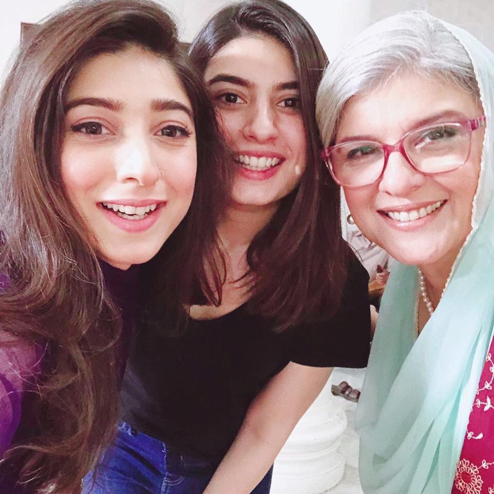 20 Photos of Marina Khan With Her Best Friends