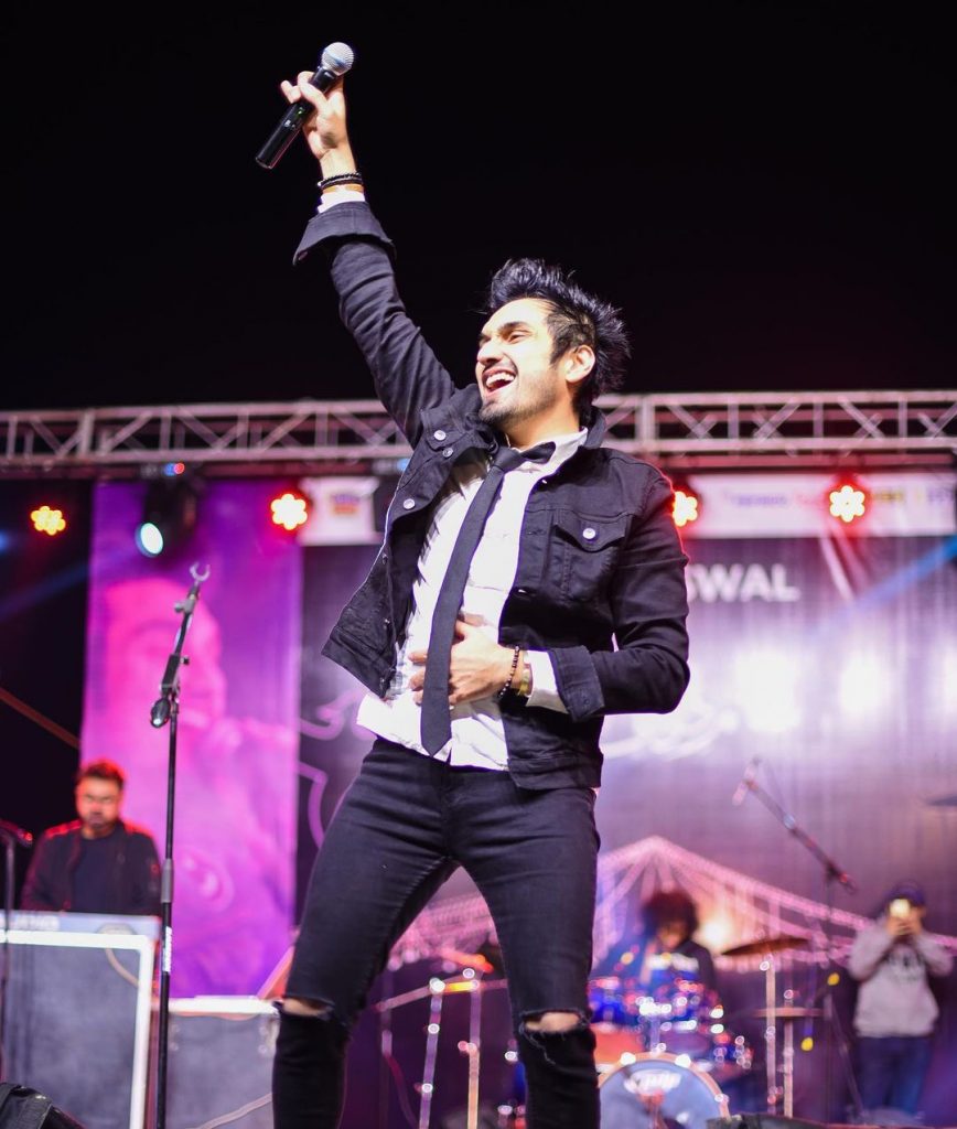 A Closer Look at The Handsome Singer –Uzair Jaswal