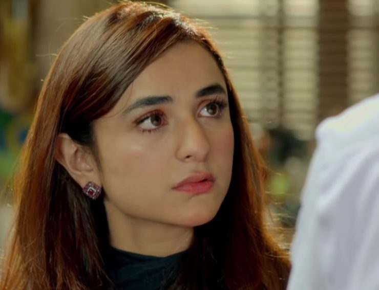 Sana Javed Vs Yumna Zaidi What's Going On | Reviewit.pk