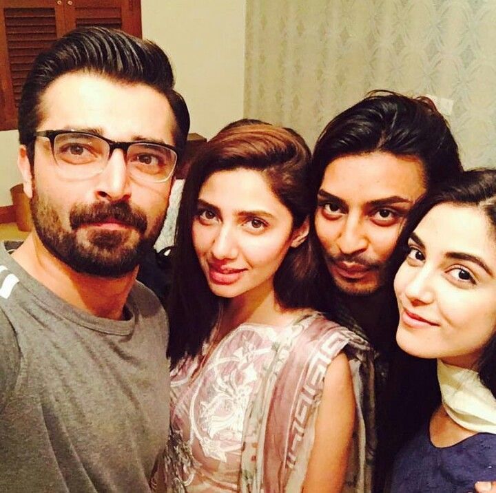 Mahira Khan's Unseen Pictures With Friends